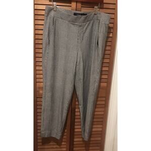 Women's Torrid Black & White Plaid Pull On pants with Elastic Waist + Pockets